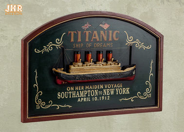 Pamiątkowe dekoracje ścienne Titanic Drewniane tablice ścienne Żywiczny statek wycieczkowy Antyczny drewniany pub Pub